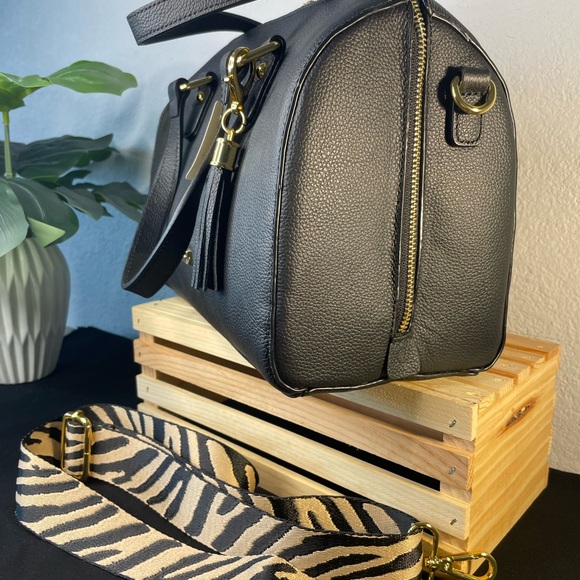 Joy Luxe Leather World Traveler Handbag - Picture 7 of 12